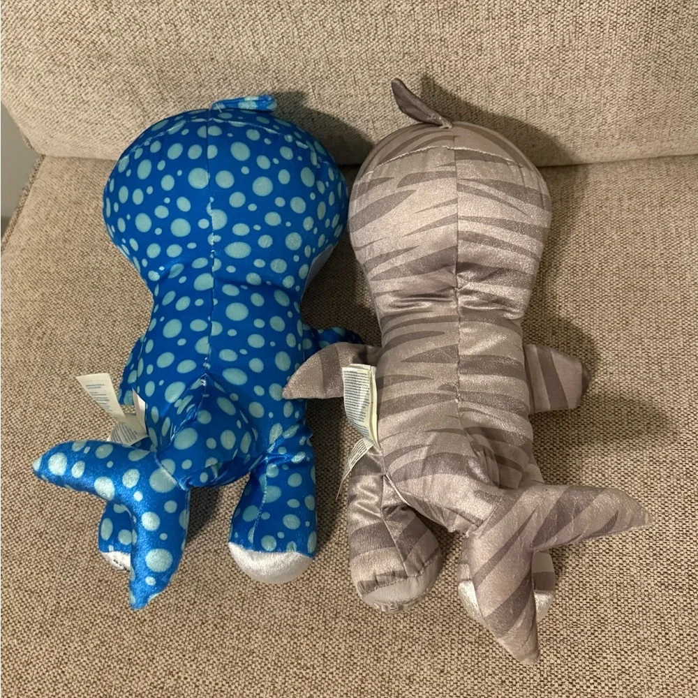 Build-A-Bear Shark Week Special Edition Shark Plush Duo - Picture 5 of 5